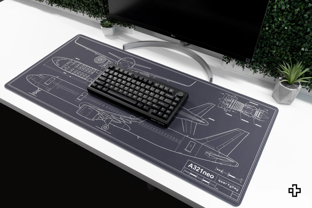 QwertyKey Plane Blueprint gamer asztali egérpad, vízálló, varrott szélek, 4 mm, csúszásmentes gumitalp