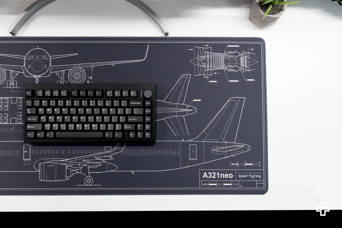 QwertyKey Plane Blueprint gamer asztali egérpad, vízálló, varrott szélek, 4 mm, csúszásmentes gumitalp