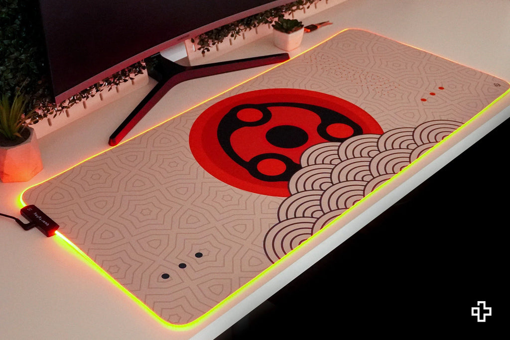 QwertyKey Sharingan Eye RGB gamer asztali egérpad, vízálló, varrott szélek, 4 mm, csúszásmentes gumitalp