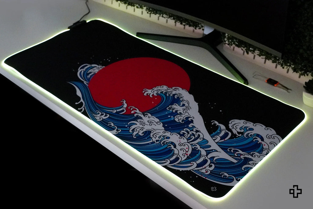 QwertyKey JapanWave RGB gamer asztali egérpad, vízálló, varrott szélek, 4 mm, csúszásmentes gumitalp