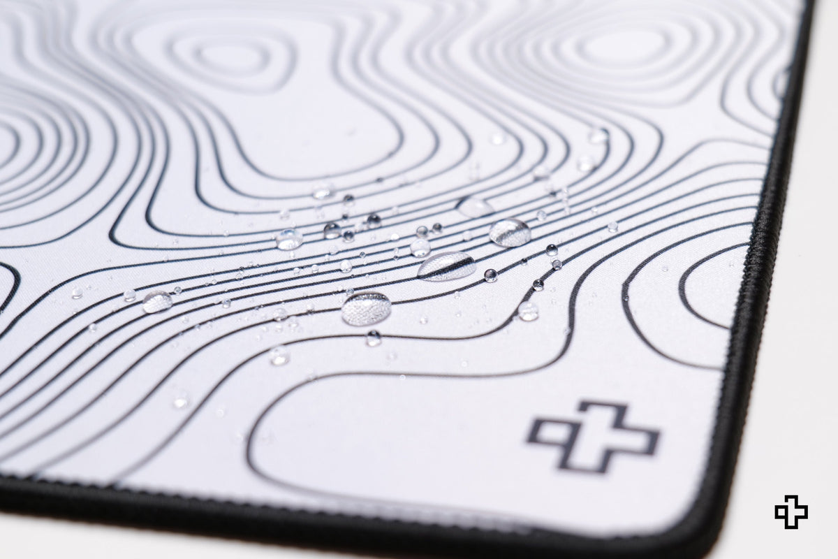 QwertyKey Astro Topographic gamer asztali egérpad, vízálló, varrott szélek, 4 mm, csúszásmentes gumitalp