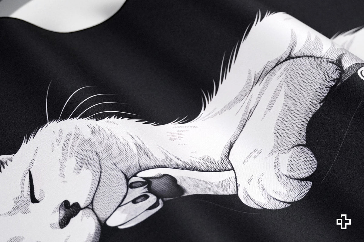 QwertyKey Black Cat gamer asztali egérpad, vízálló, varrott szélek, 4 mm, csúszásmentes gumitalp