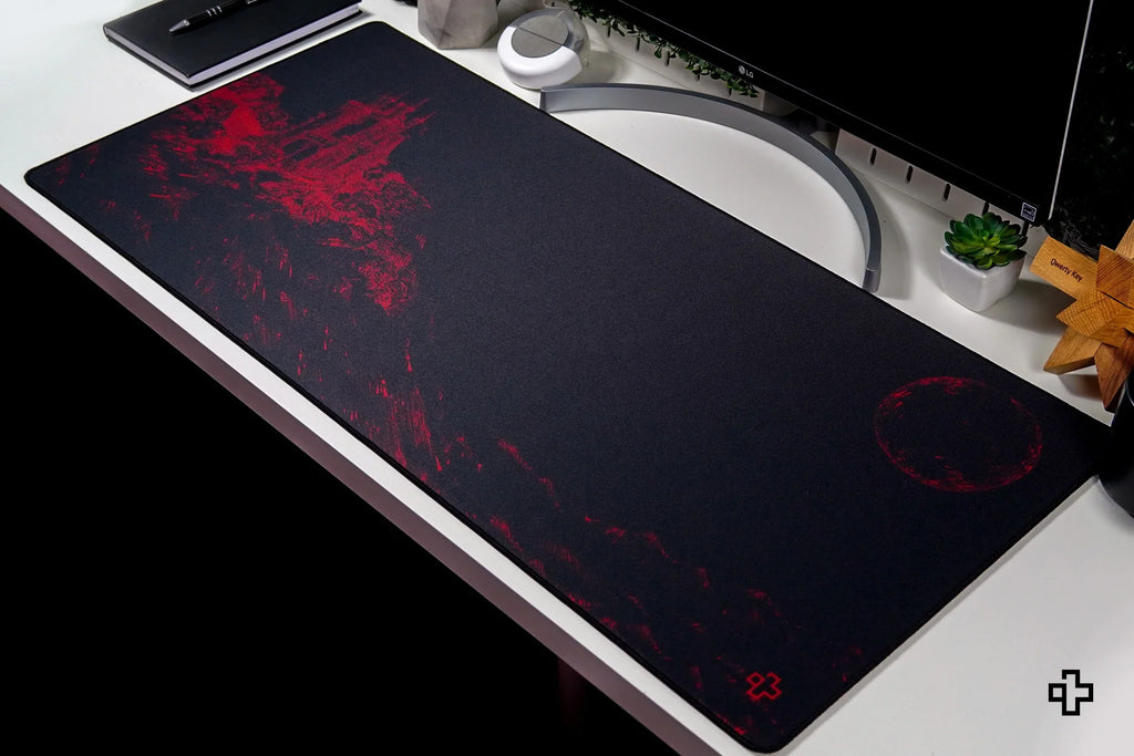 QwertyKey Dracula gamer asztali egérpad, vízálló, varrott szélek, 4 mm, csúszásmentes gumitalp