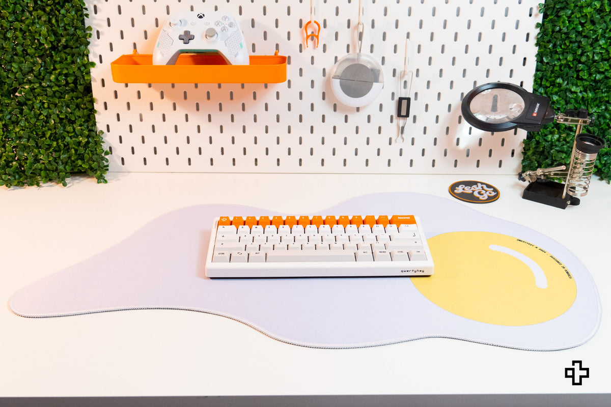 QwertyKey Egg formára vágott gamer asztali egérpad, vízálló, varrott szélek, 4 mm, csúszásmentes gumitalp