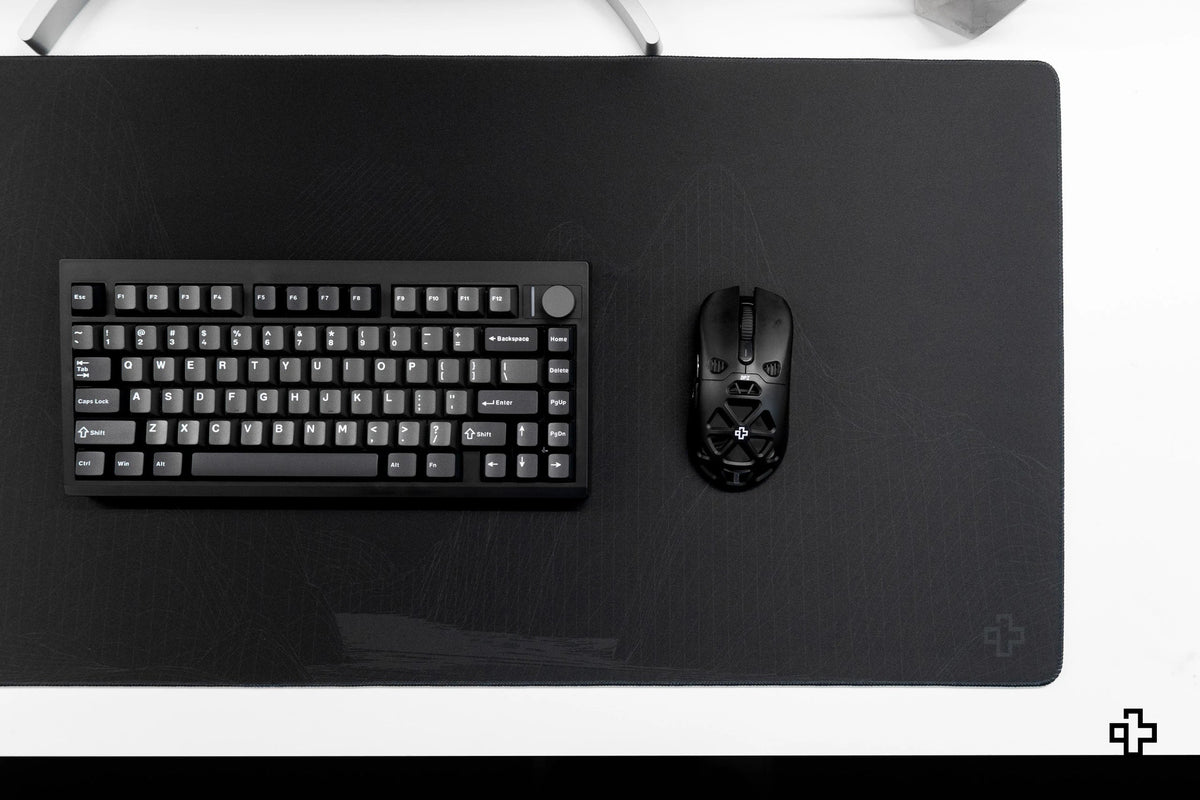 QwertyKey Flow Dark gamer asztali egérpad, vízálló, varrott szélek, 4 mm, csúszásmentes gumitalp
