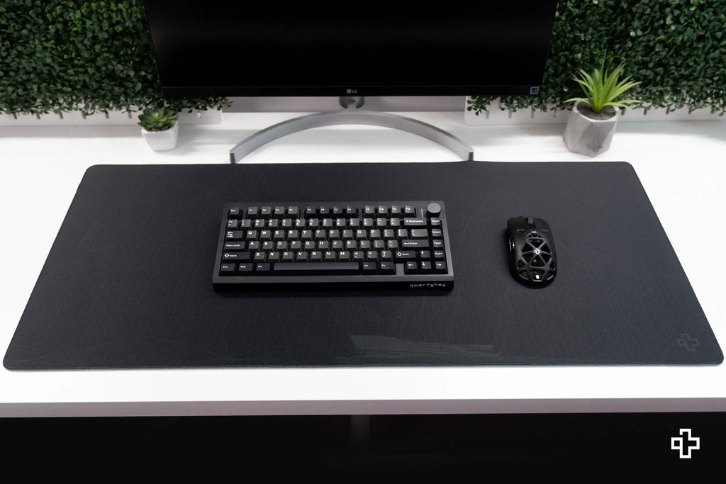 QwertyKey Flow Dark gamer asztali egérpad, vízálló, varrott szélek, 4 mm, csúszásmentes gumitalp