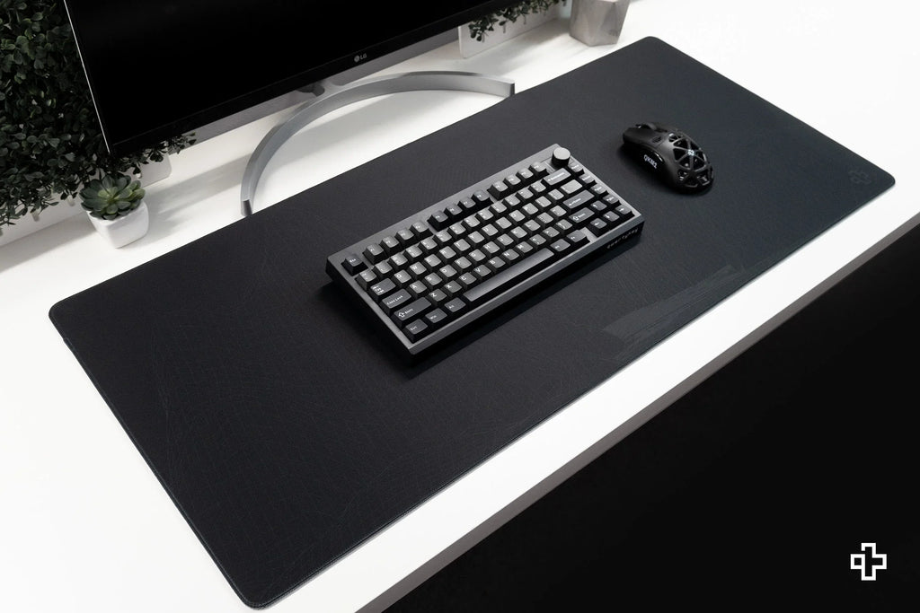 QwertyKey Flow Dark gamer asztali egérpad, vízálló, varrott szélek, 4 mm, csúszásmentes gumitalp