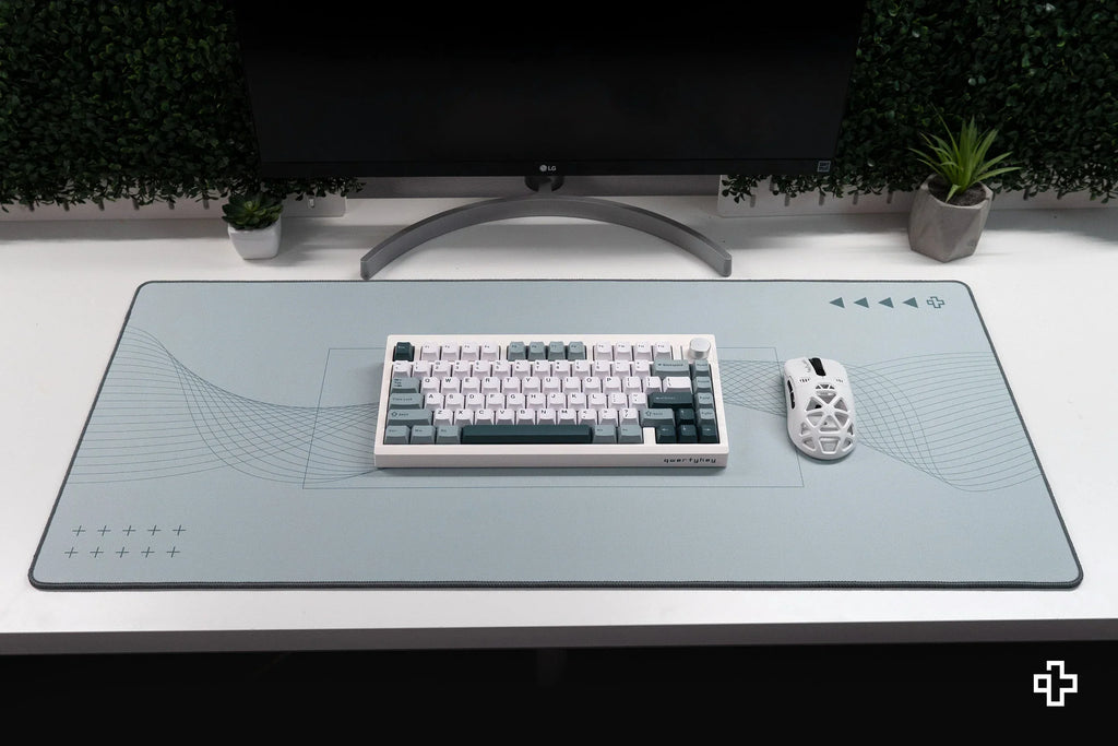 QwertyKey Flow Light gamer asztali egérpad, vízálló, varrott szélek, 4 mm, csúszásmentes gumitalp
