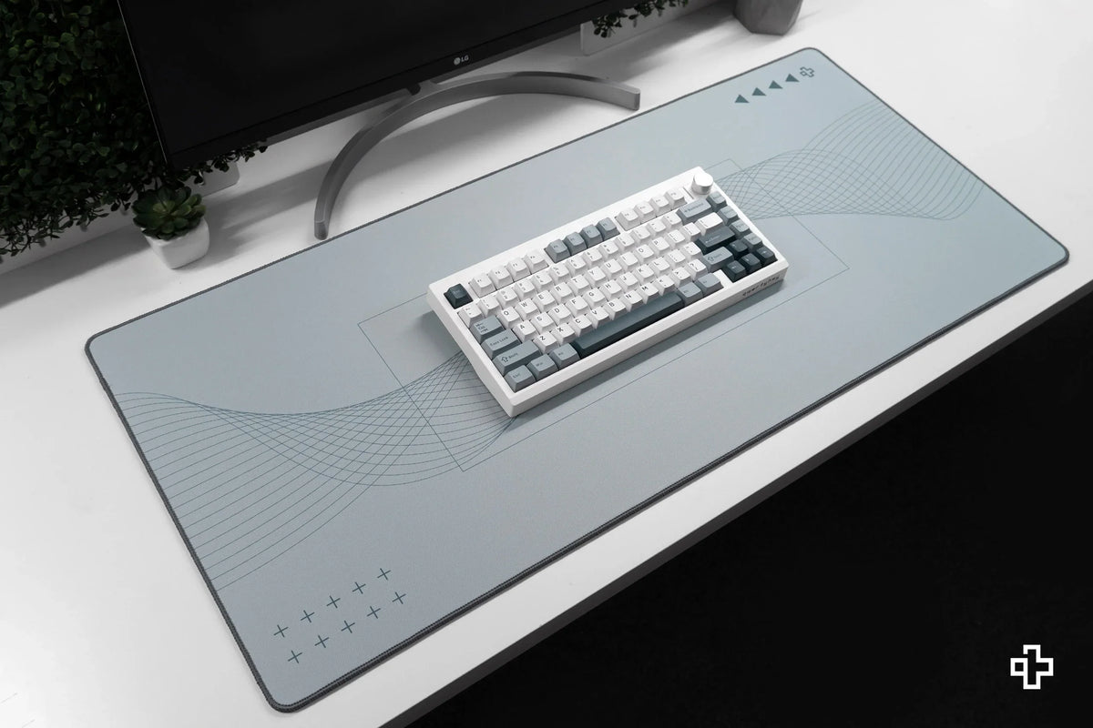 QwertyKey Flow Light gamer asztali egérpad, vízálló, varrott szélek, 4 mm, csúszásmentes gumitalp