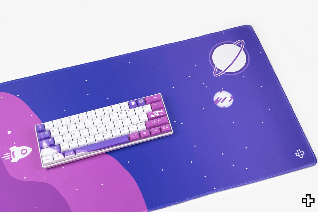 QwertyKey LiftOff gamer asztali egérpad, vízálló, varrott szélek, 4 mm, csúszásmentes gumitalp