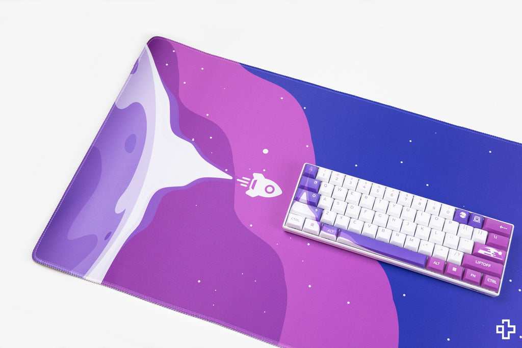QwertyKey LiftOff gamer asztali egérpad, vízálló, varrott szélek, 4 mm, csúszásmentes gumitalp