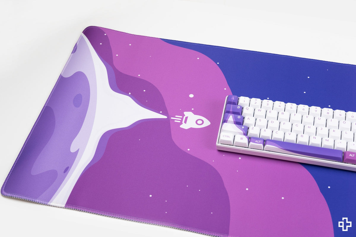 QwertyKey LiftOff gamer asztali egérpad, vízálló, varrott szélek, 4 mm, csúszásmentes gumitalp