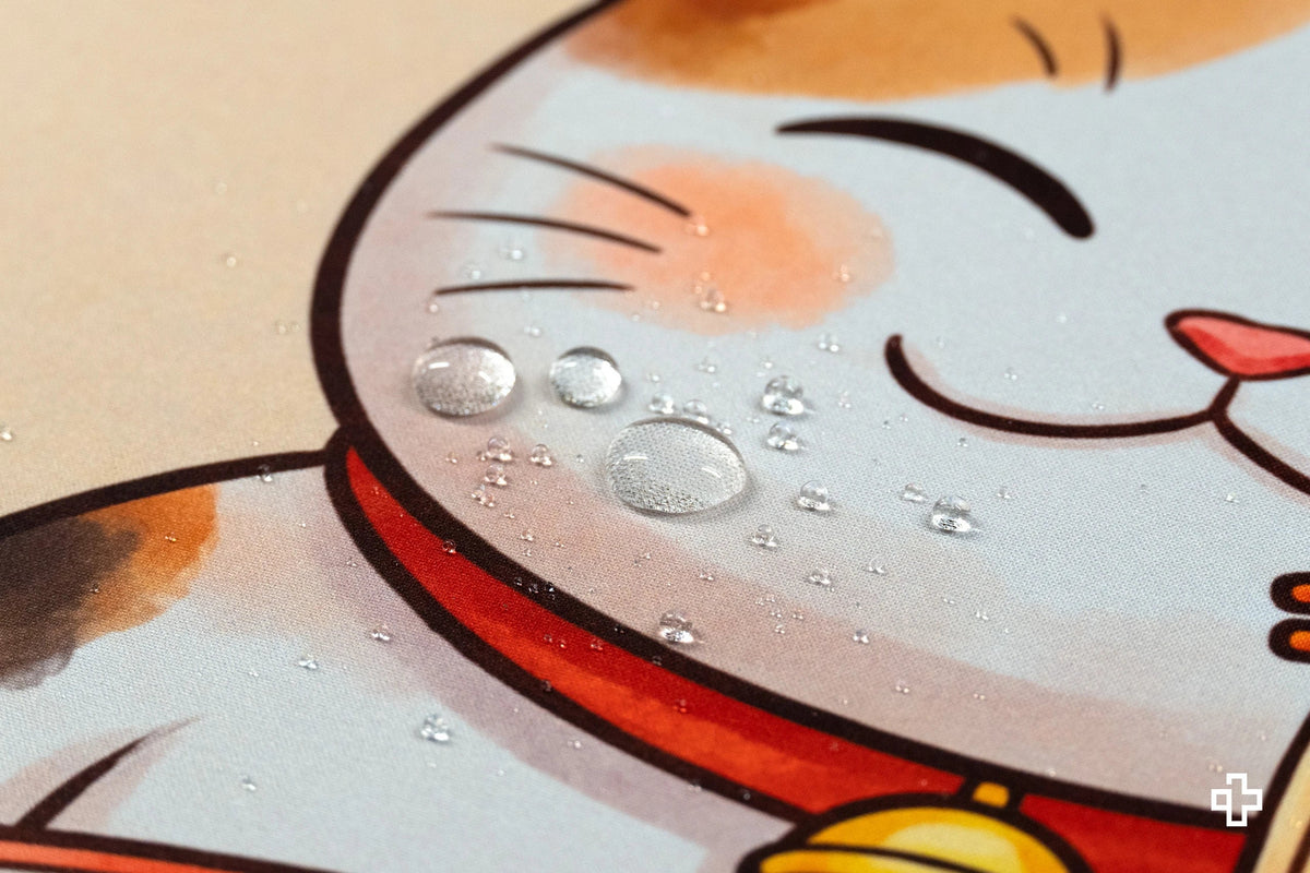 QwertyKey Lucky Neko Ramen RGB gamer asztali egérpad, vízálló, varrott szélek, 4 mm, csúszásmentes gumitalp