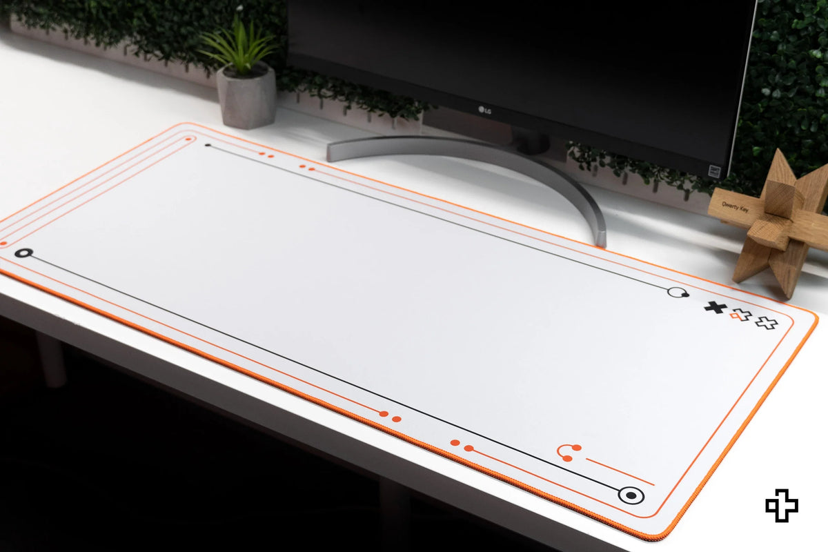 QwertyKey Phantom White gamer asztali egérpad, vízálló, varrott szélek, 4 mm, csúszásmentes gumitalp