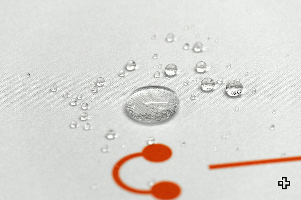 QwertyKey Phantom White gamer asztali egérpad, vízálló, varrott szélek, 4 mm, csúszásmentes gumitalp