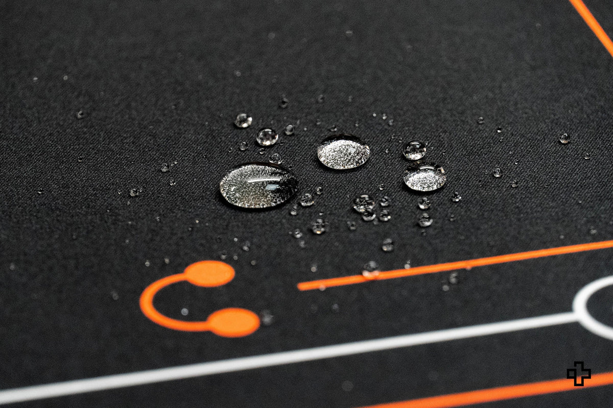 QwertyKey Phantom Black gamer asztali egérpad, vízálló, varrott szélek, 4 mm, csúszásmentes gumitalp