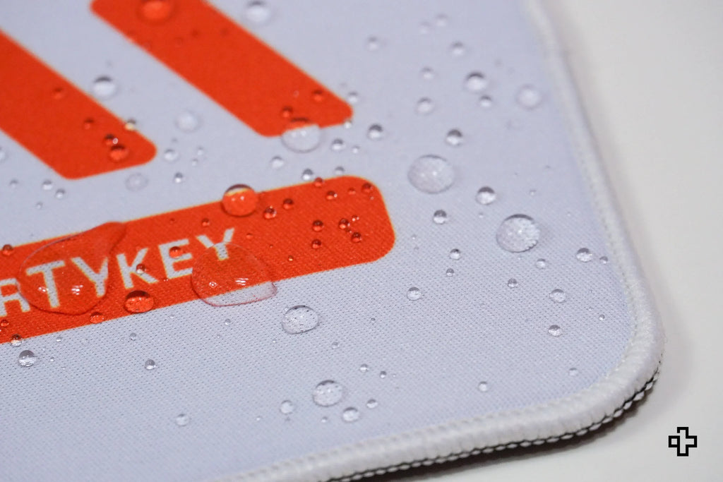 QwertyKey Apex gamer asztali egérpad, vízálló, varrott szélek, 4 mm, csúszásmentes gumitalp