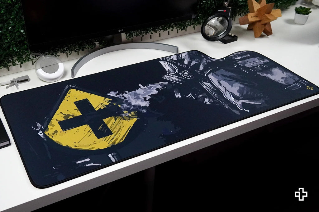 QwertyKey Fallout gamer asztali egérpad, vízálló, varrott szélek, 4 mm, csúszásmentes gumitalp