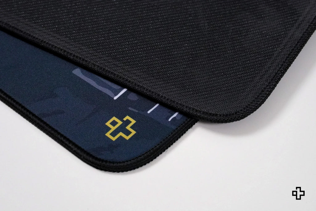 QwertyKey Fallout gamer asztali egérpad, vízálló, varrott szélek, 4 mm, csúszásmentes gumitalp