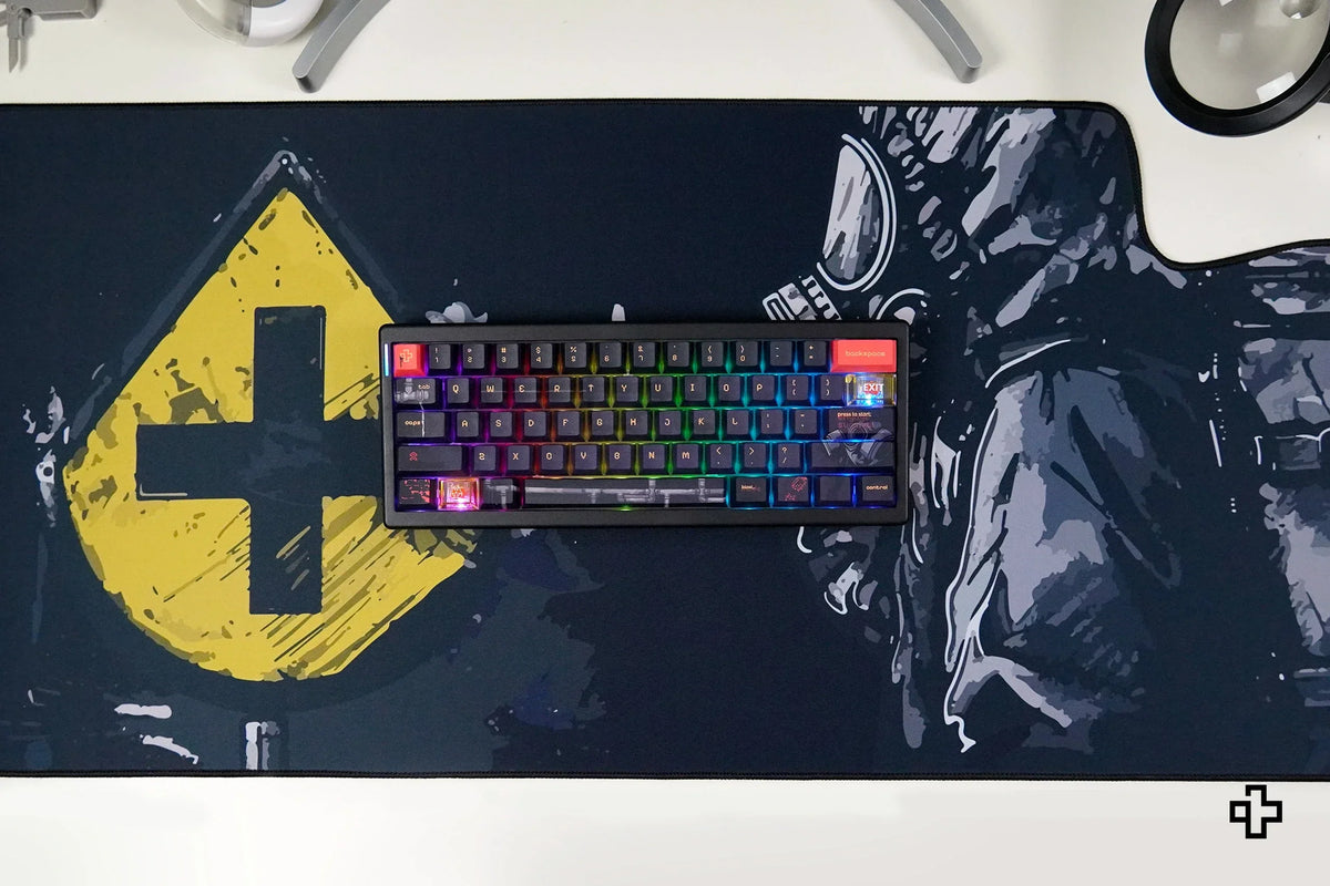 QwertyKey Fallout gamer asztali egérpad, vízálló, varrott szélek, 4 mm, csúszásmentes gumitalp