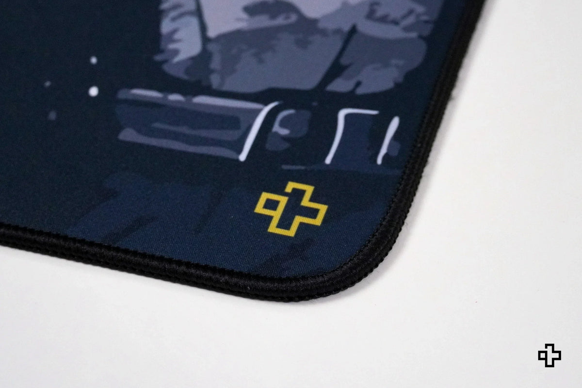 QwertyKey Fallout gamer asztali egérpad, vízálló, varrott szélek, 4 mm, csúszásmentes gumitalp