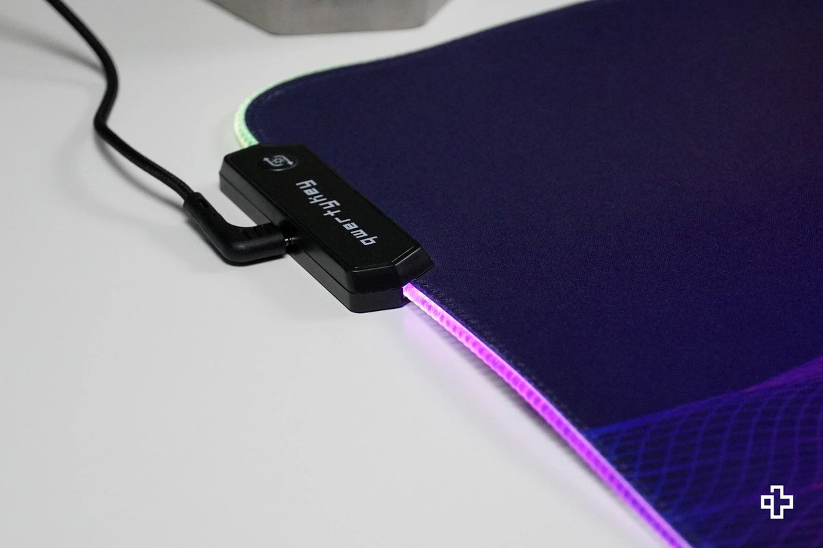 QwertyKey CyberWave V2 RGB gamer asztali egérpad, vízálló, varrott szélek, 4 mm, csúszásmentes gumitalp