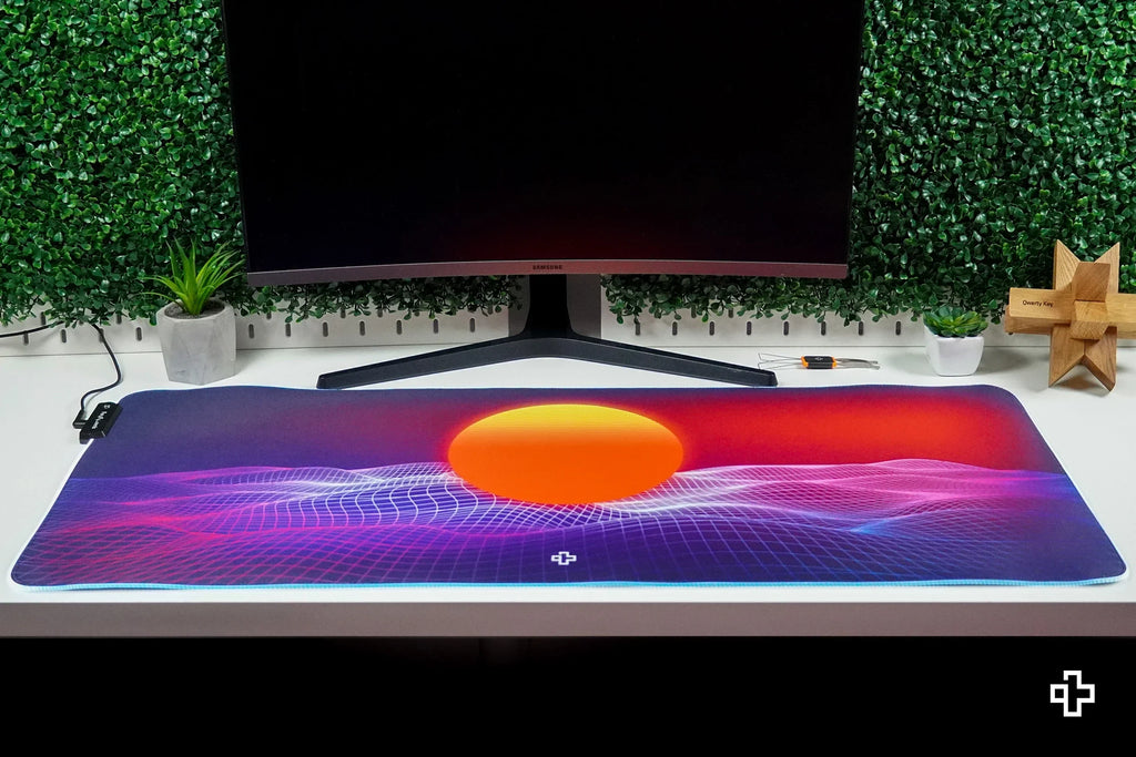 QwertyKey CyberWave V2 RGB gamer asztali egérpad, vízálló, varrott szélek, 4 mm, csúszásmentes gumitalp