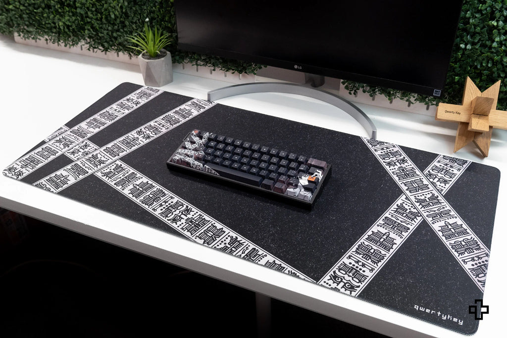 QwertyKey Shadow gamer asztali egérpad, vízálló, varrott szélek, 4 mm, csúszásmentes gumitalp