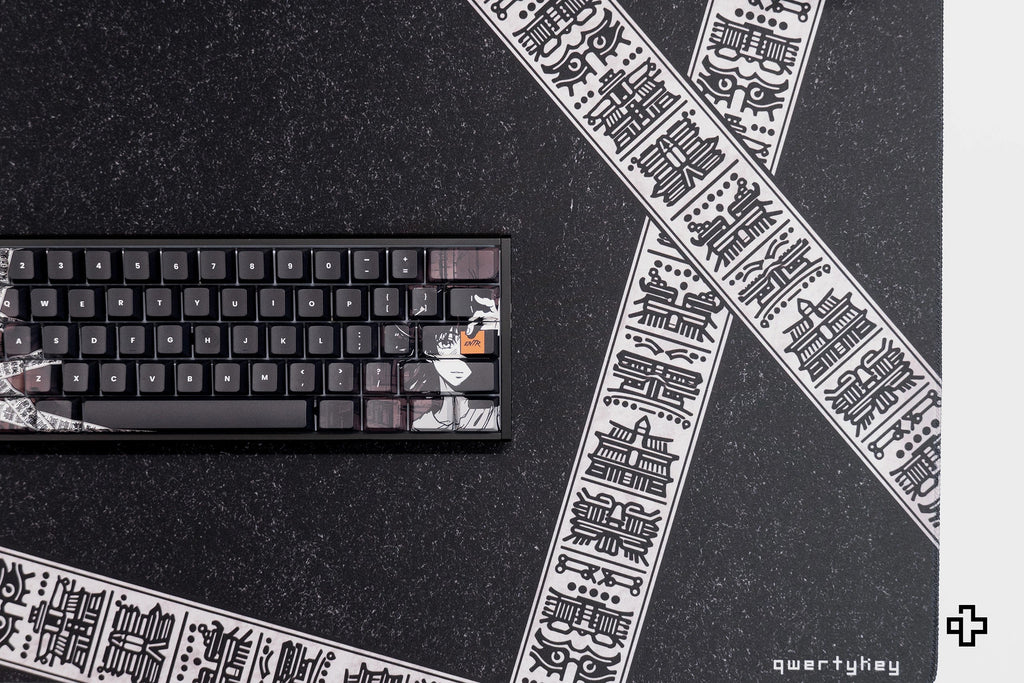 QwertyKey Shadow gamer asztali egérpad, vízálló, varrott szélek, 4 mm, csúszásmentes gumitalp