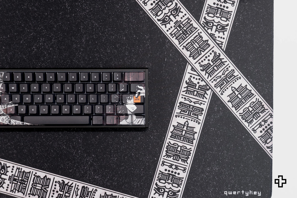 QwertyKey Shadow gamer asztali egérpad, vízálló, varrott szélek, 4 mm, csúszásmentes gumitalp