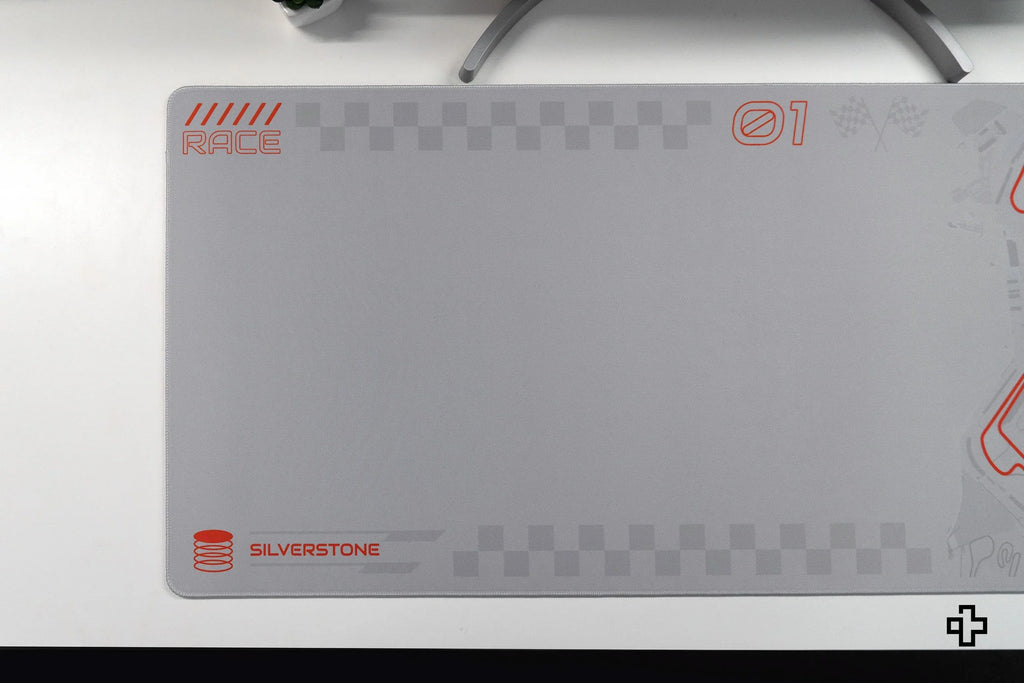 QwertyKey Formula Silver Circuit gamer asztali egérpad, vízálló, varrott szélek, 4 mm, csúszásmentes gumitalp