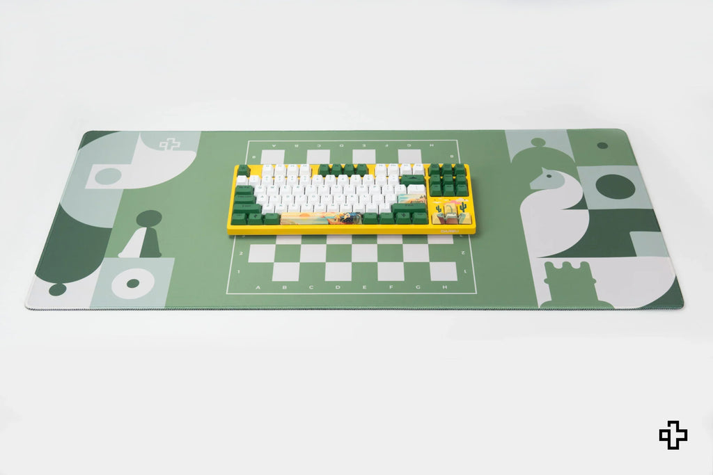QwertyKey Chess gamer asztali egérpad, vízálló, varrott szélek, 4 mm, csúszásmentes gumitalp