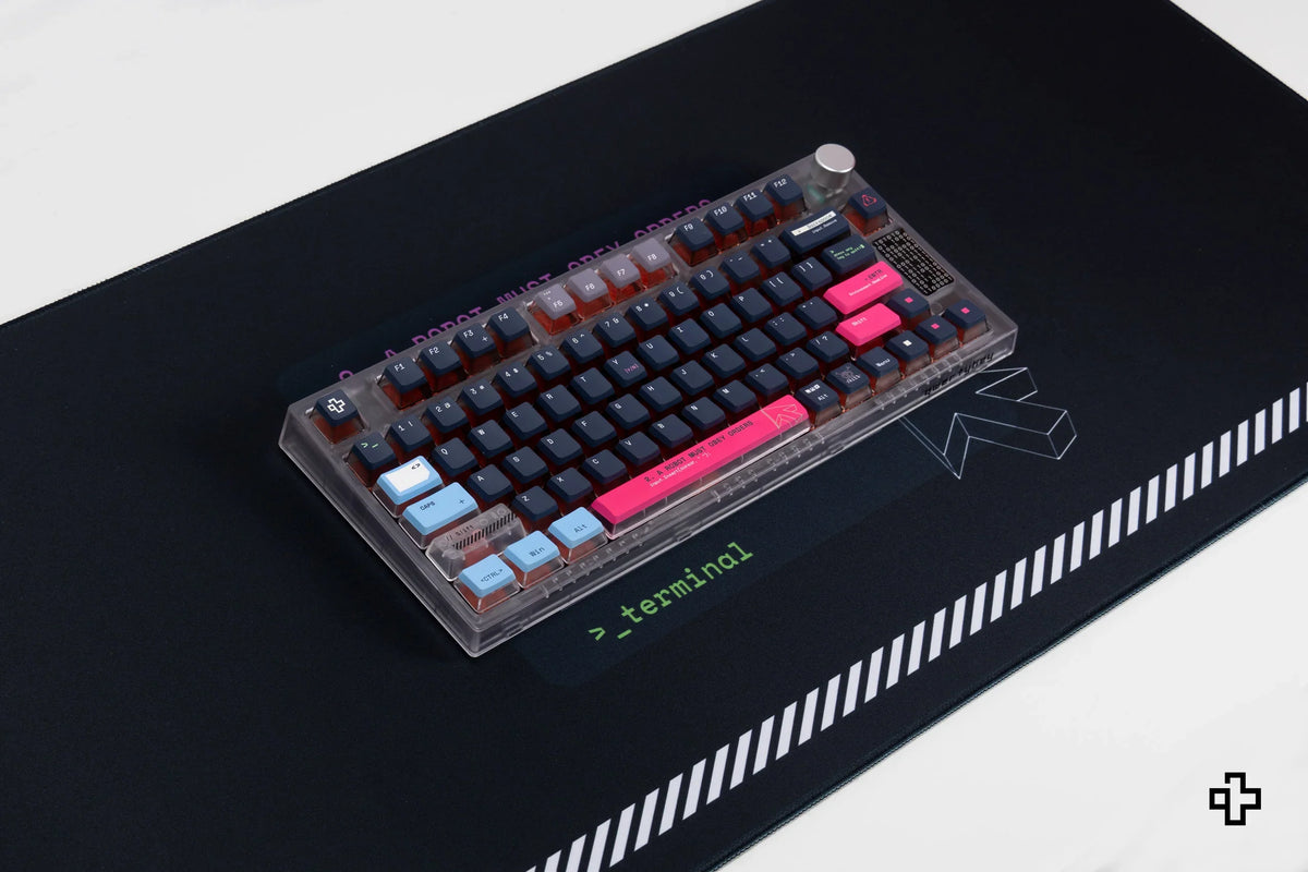 QwertyKey Terminal gamer asztali egérpad, vízálló, varrott szélek, 4 mm, csúszásmentes gumitalp
