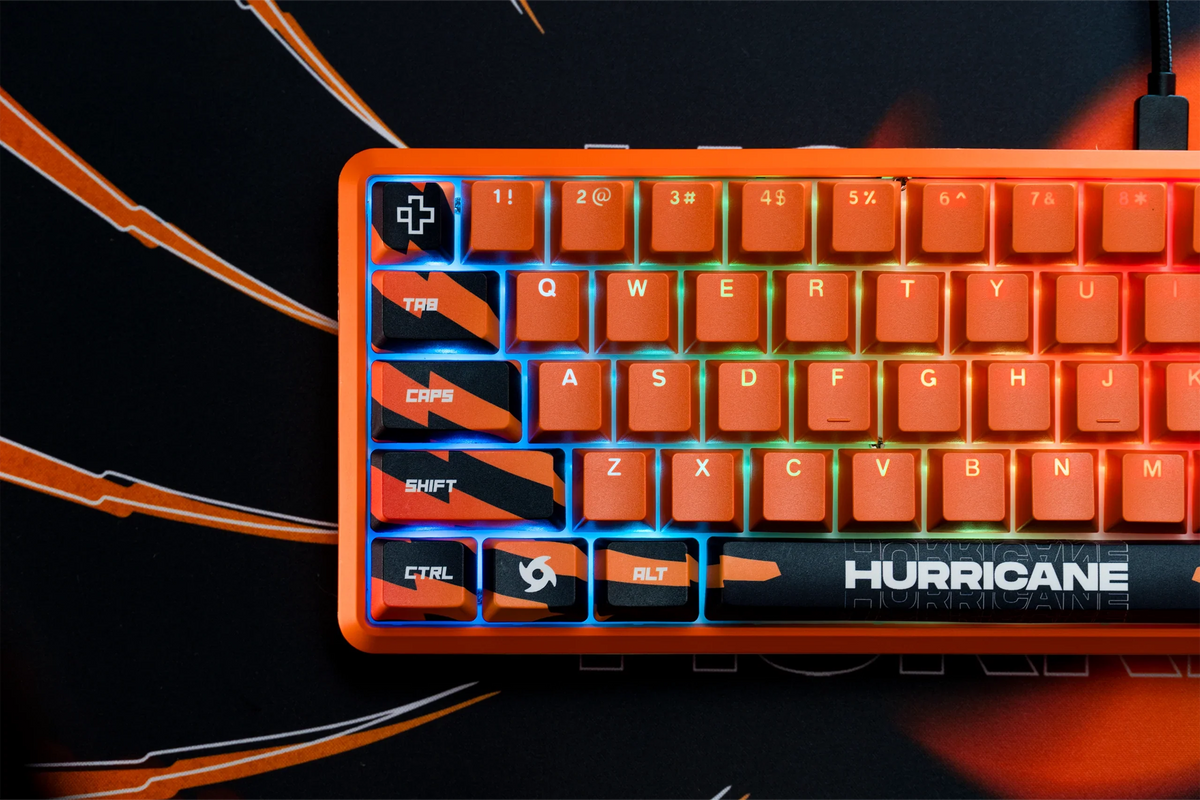 QwertyKey Hurricane gamer asztali egérpad, vízálló, varrott szélek, 4 mm, csúszásmentes gumitalp
