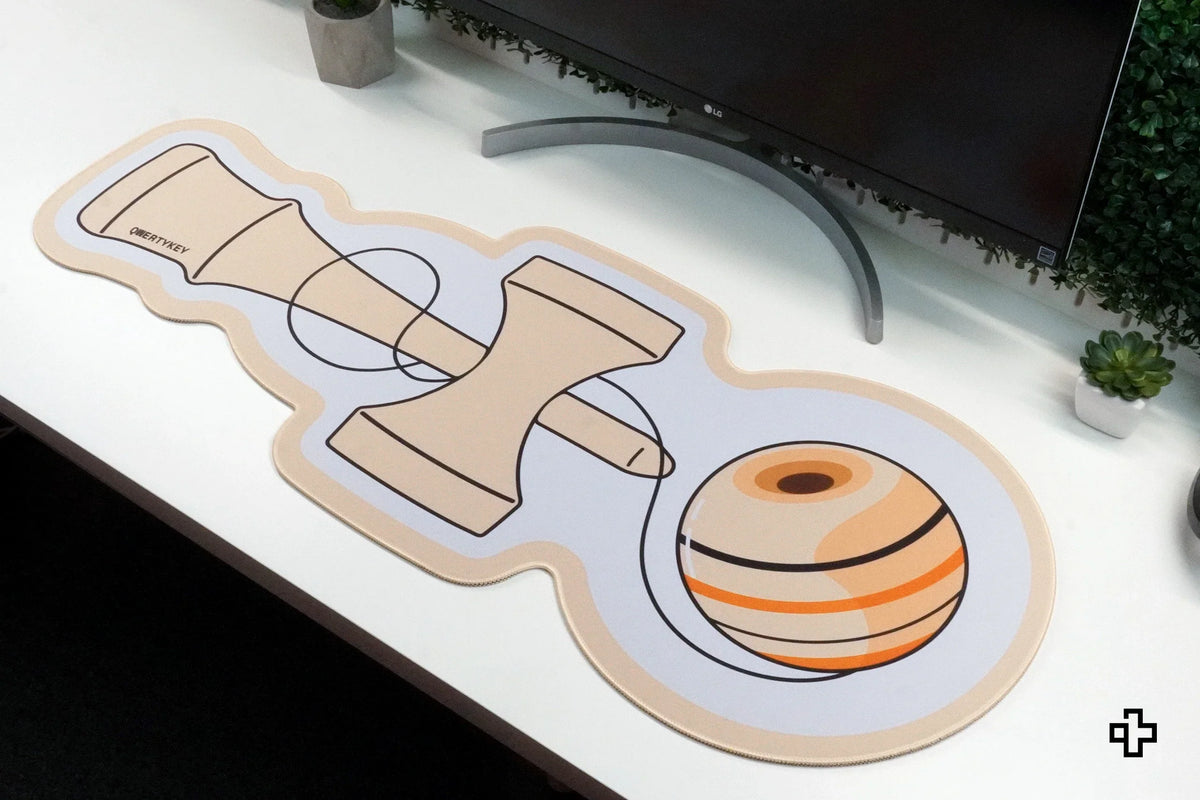 QwertyKey Kendama gamer asztali egérpad, vízálló, varrott szélek, 4 mm, csúszásmentes gumitalp
