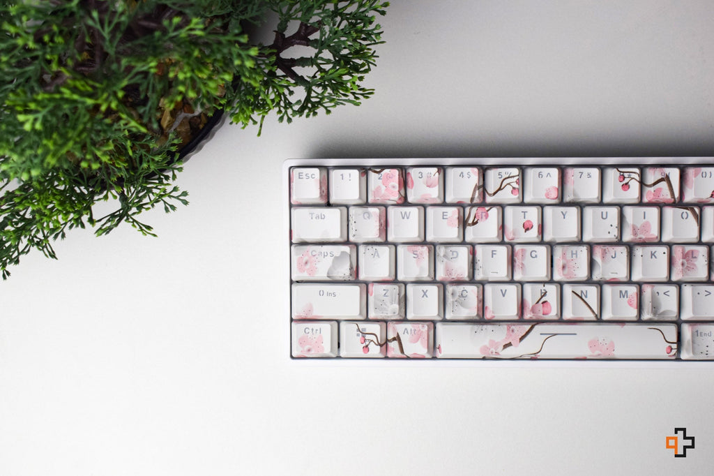Sakura áttetsző OEM profilú ABS double-shot keycap szett