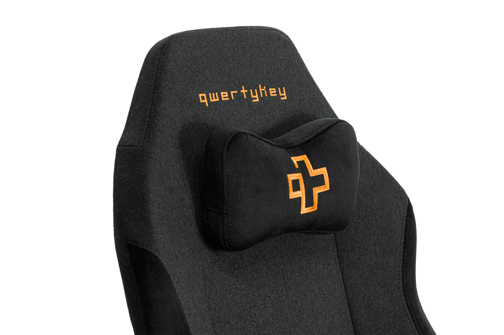 QwertyKey – QK/CTRL fekete gamer szék