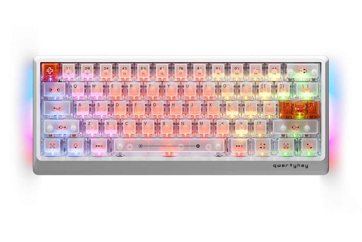 QwertyKey QK61 HE Phantom White – mágneses Hall Effect gamer billentyűzet, Rapid Trigger, Snap Tap, Full RGB