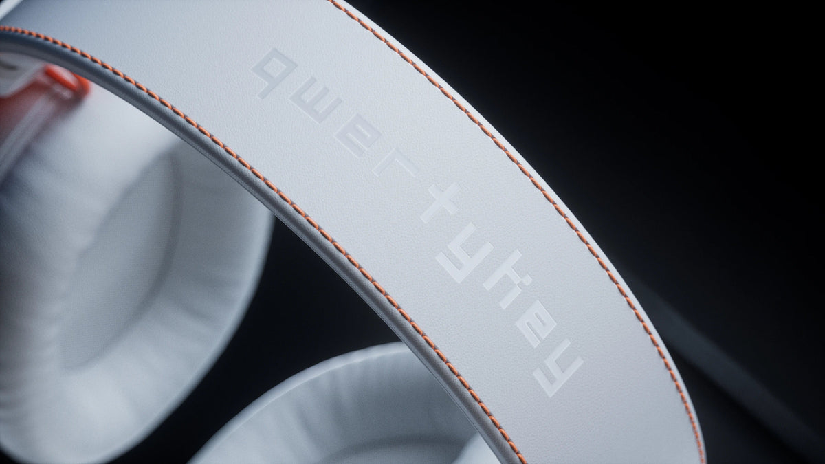 QwertyKey Pulse White vezeték nélküli gamer headset, háromféle csatlakozás, RGB, szoftver, mikrofon AI zajszűréssel