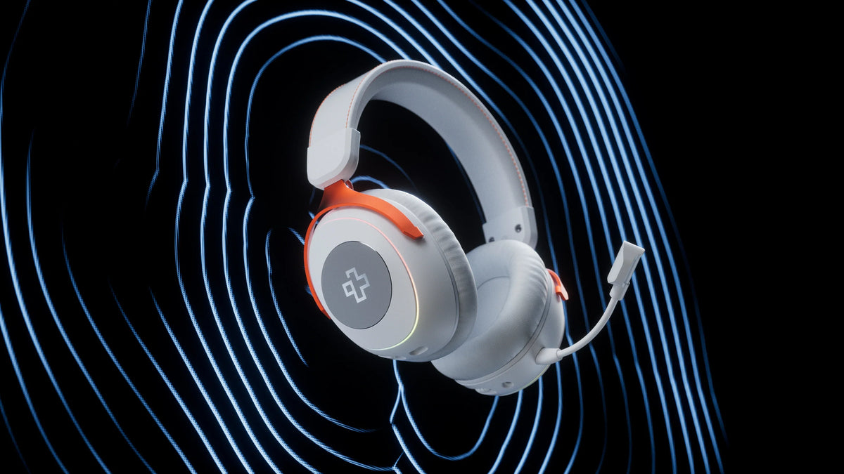 QwertyKey Pulse White vezeték nélküli gamer headset, háromféle csatlakozás, RGB, szoftver, mikrofon AI zajszűréssel