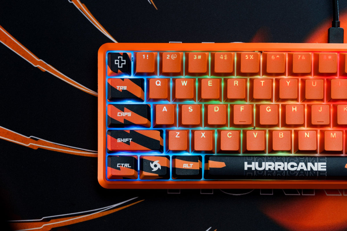 QwertyKey65 Hurricane – mechanikus gamer billentyűzet, hot-swap, Full RGB