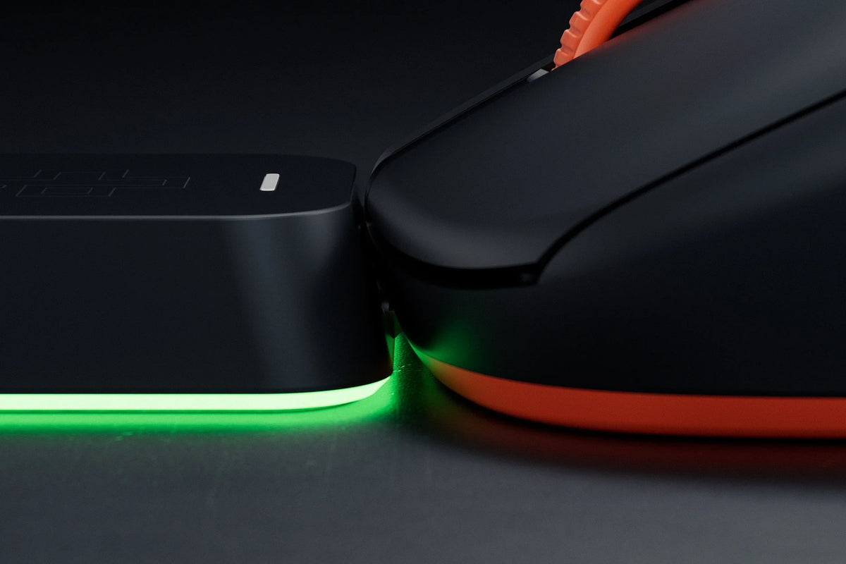 QwertyKey Falcon Black 8K vezeték nélküli gamer egér, 30 000 DPI, háromféle csatlakozás, Bluetooth, PixArt 3950
