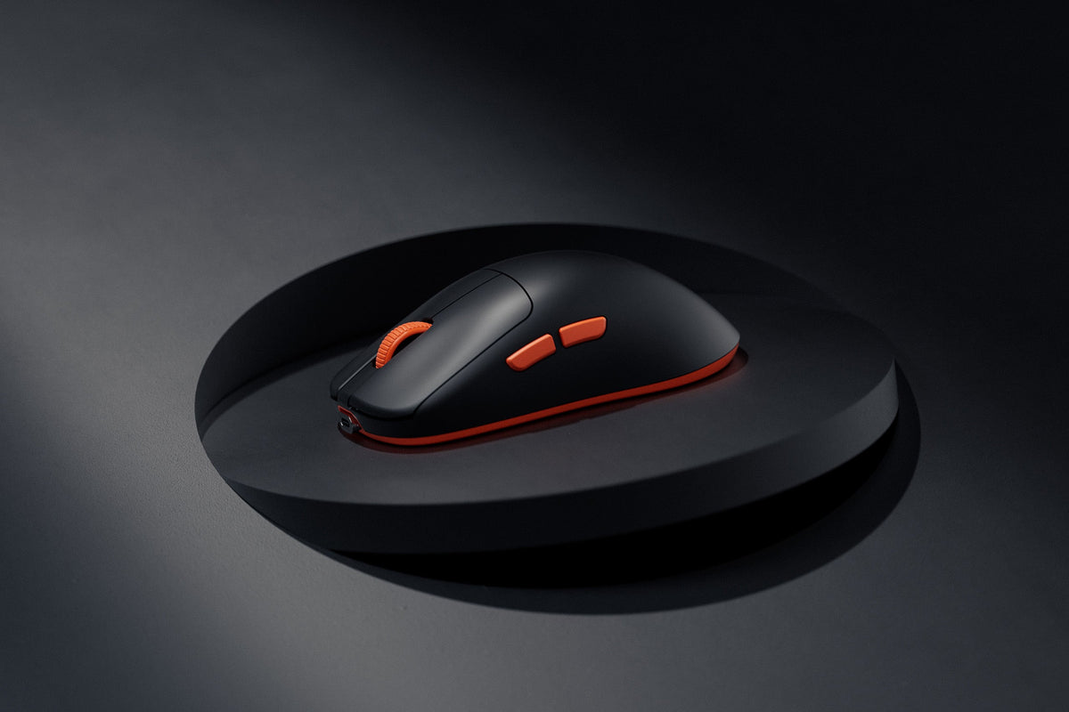 QwertyKey Falcon Black 8K vezeték nélküli gamer egér, 30 000 DPI, háromféle csatlakozás, Bluetooth, PixArt 3950