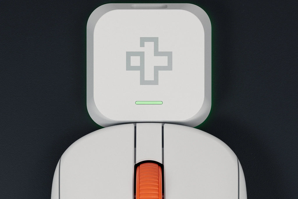 QwertyKey Falcon White 8K vezeték nélküli gamer egér, 30 000 DPI, háromféle csatlakozás, Bluetooth, PixArt 3950