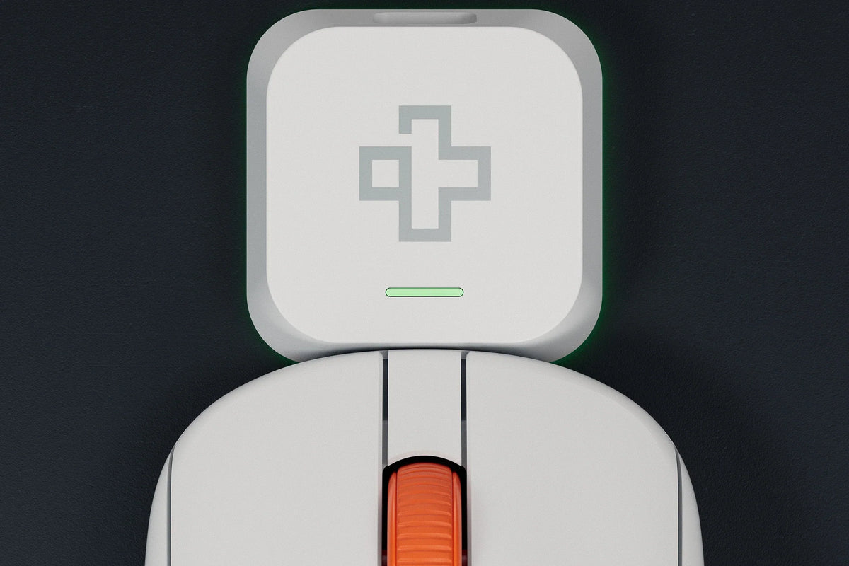 QwertyKey Falcon White 8K vezeték nélküli gamer egér, 30 000 DPI, háromféle csatlakozás, Bluetooth, PixArt 3950