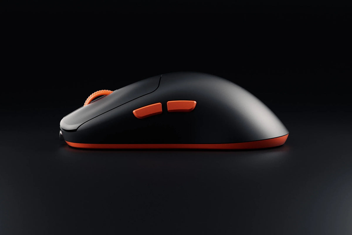 QwertyKey Falcon Black 8K vezeték nélküli gamer egér, 30 000 DPI, háromféle csatlakozás, Bluetooth, PixArt 3950