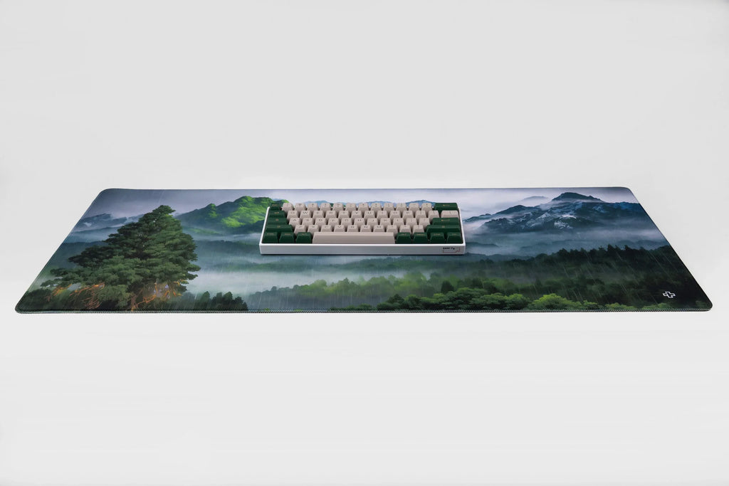 QwertyKey Forest gamer asztali egérpad, vízálló, varrott szélek, 4 mm, csúszásmentes gumitalp