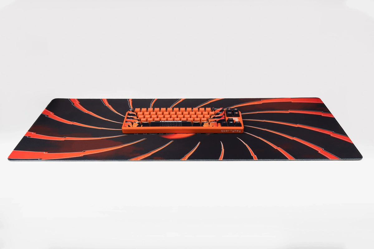 QwertyKey Hurricane gamer asztali egérpad, vízálló, varrott szélek, 4 mm, csúszásmentes gumitalp