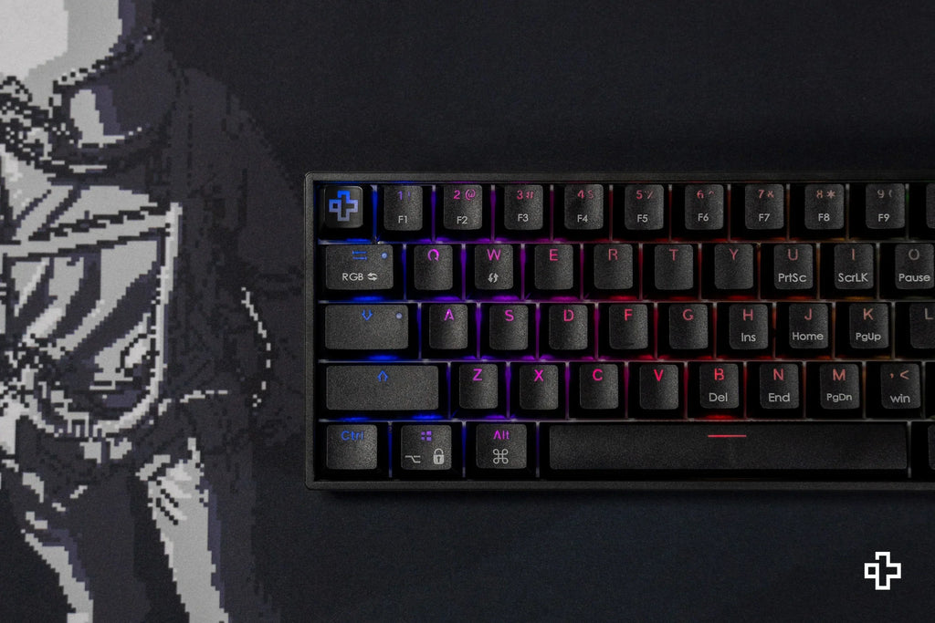 QwertyKey H61 Split Black – mechanikus gamer billentyűzet, hot-swap, Full RGB