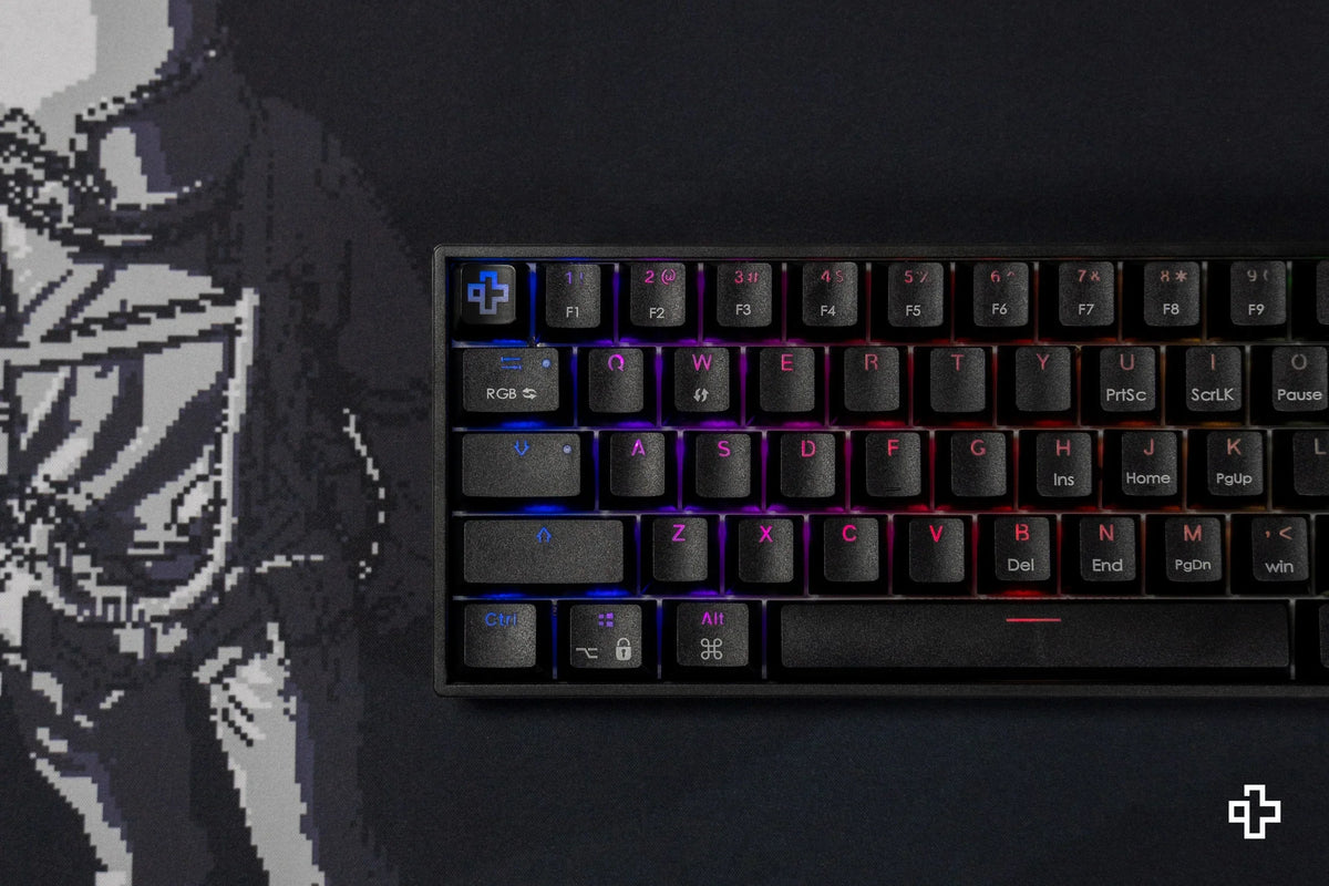 QwertyKey H61 Split Black – mechanikus gamer billentyűzet, hot-swap, Full RGB